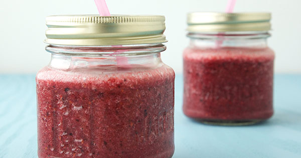 Banana Berry Smoothie Recipe | Mott's®